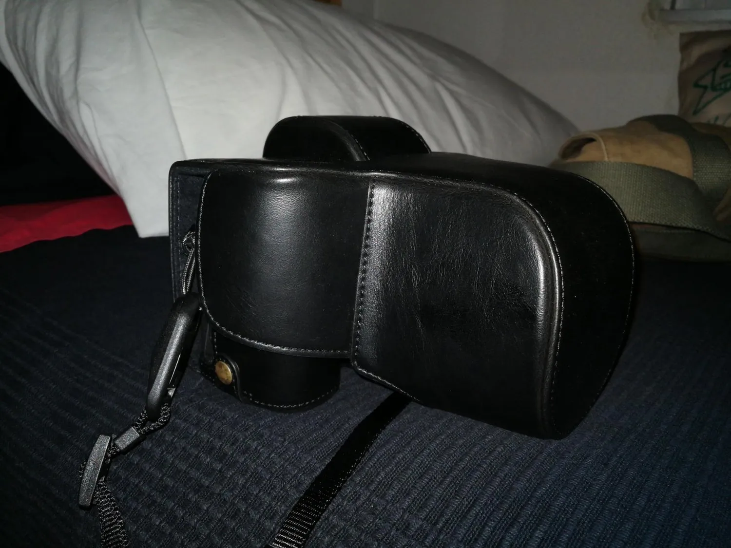 MegaGear Ever Ready custodia Sony A7 II 28-70mm marrone scuro