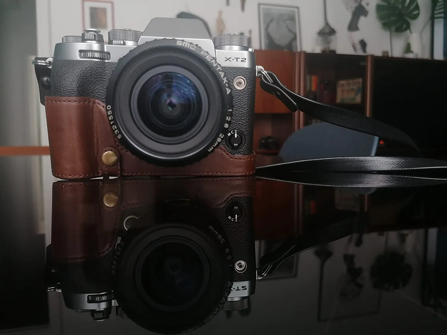 MegaGear MG871 custodia pelle Fujifilm X-T2 marrone scuro