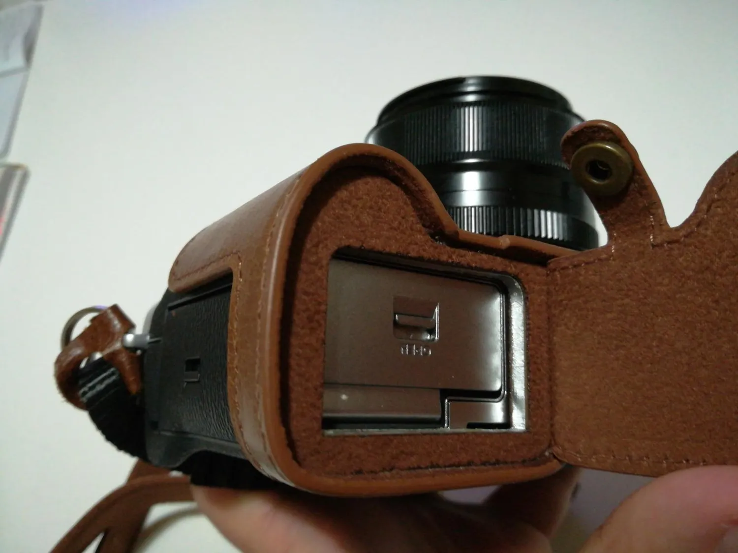 MegaGear Fujifilm X-T3 custodia vera pelle Ever Ready trasparente