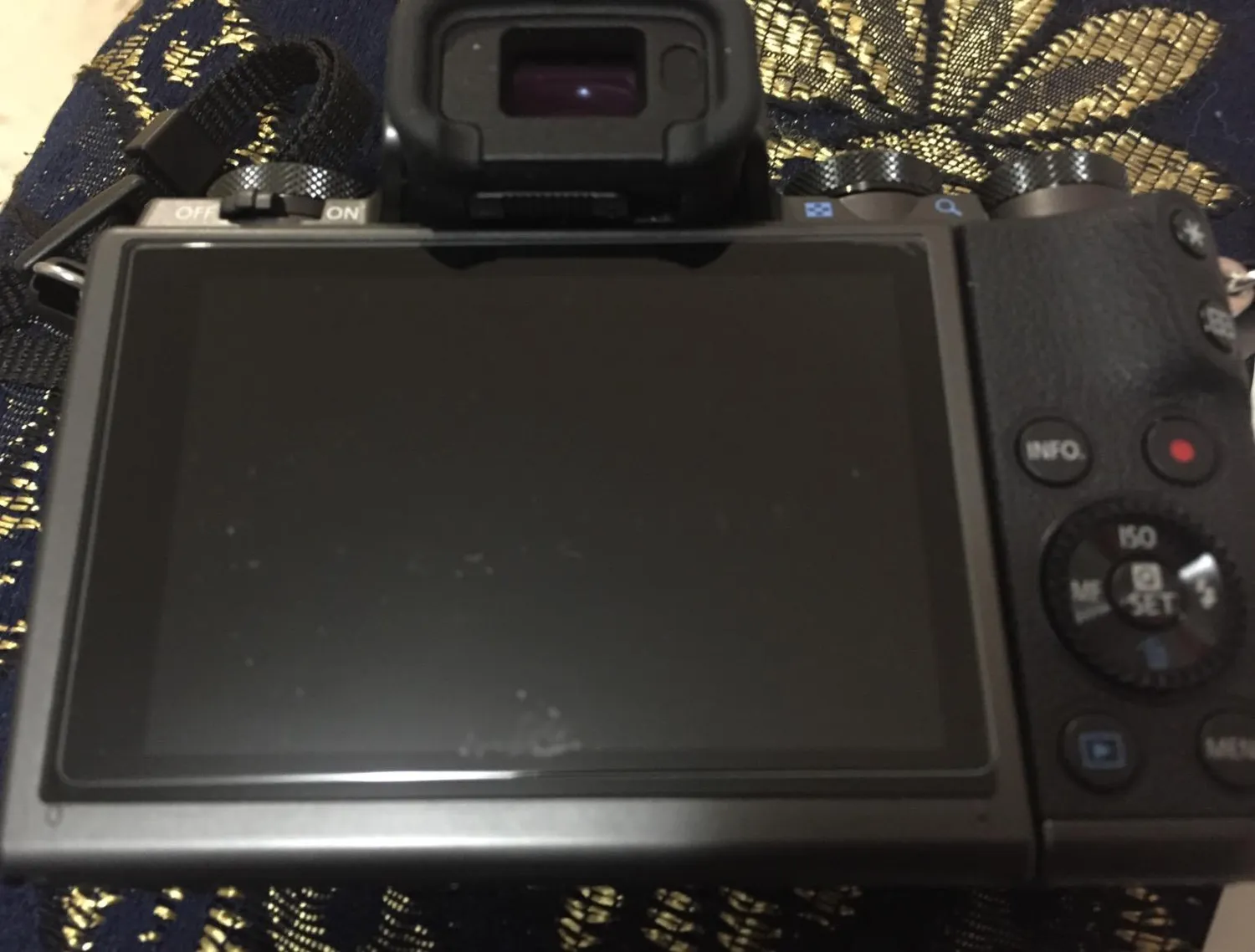 MegaGear MG120 Pellicola Vetro Canon EOS 100D/SL1 ant graffio