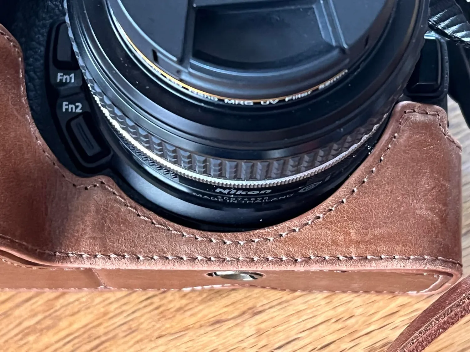 MegaGear Ever Ready Nikon Z5 custodia pelle marrone