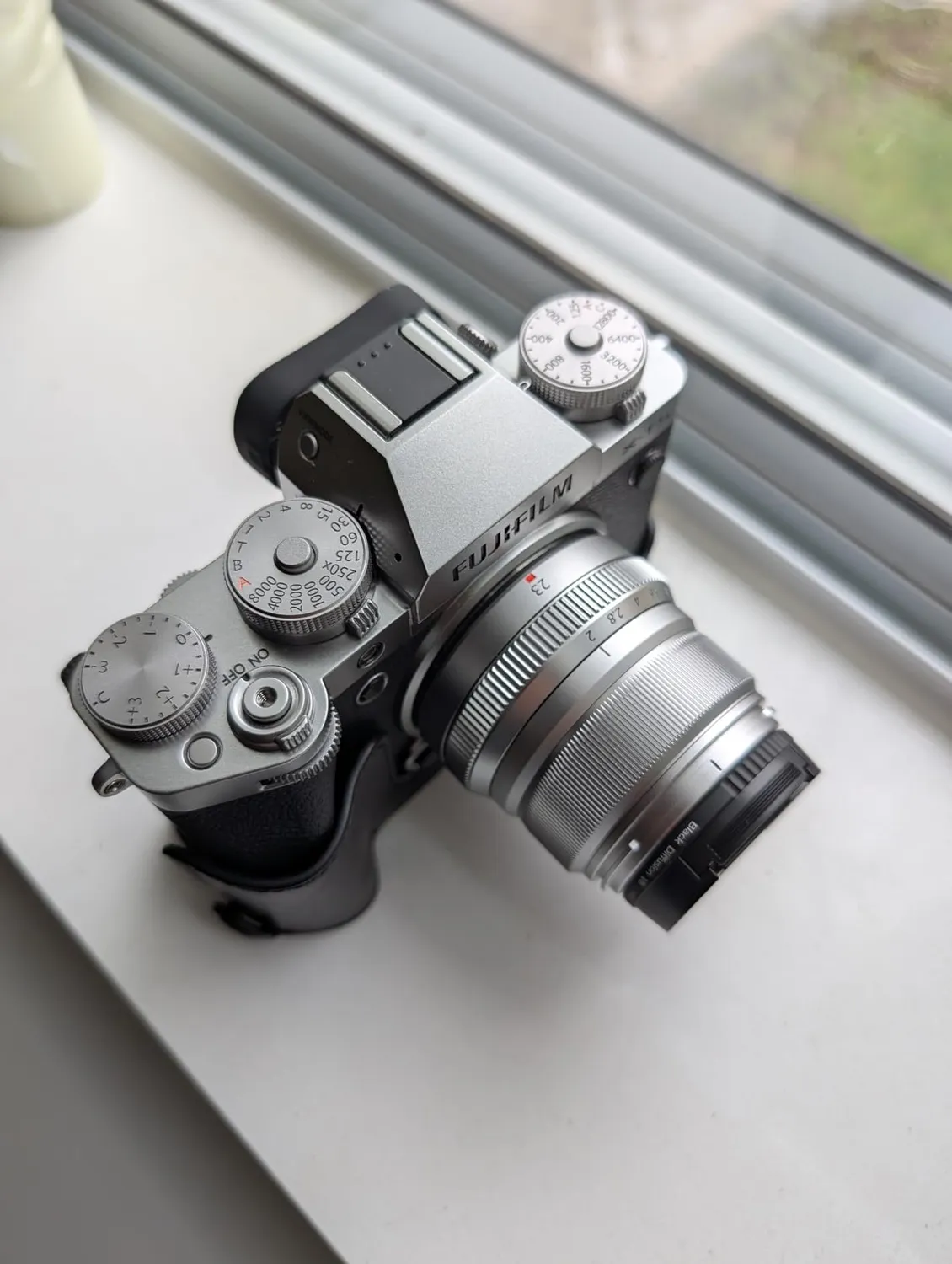 MegaGear custodia fotocamera Fujifilm X-T5 nero vera pelle
