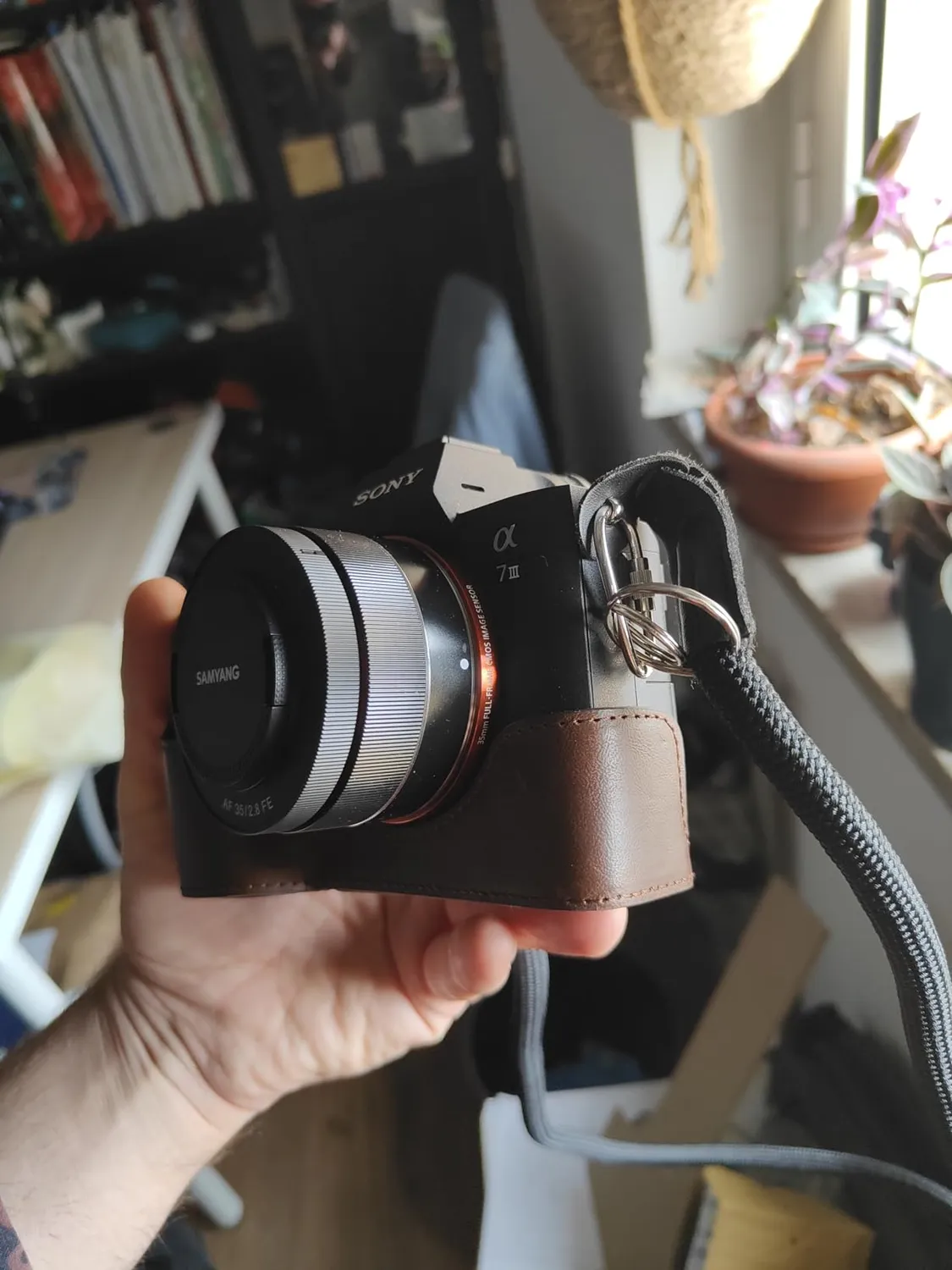 MegaGear Ever Ready Mezza Custodia Sony A7 II A7R II Nero