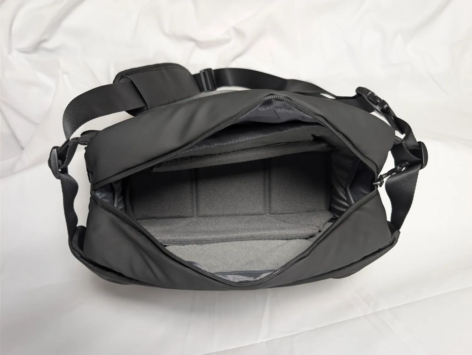 K&F Concept borsa tracolla fotocamera 6L nera divisori