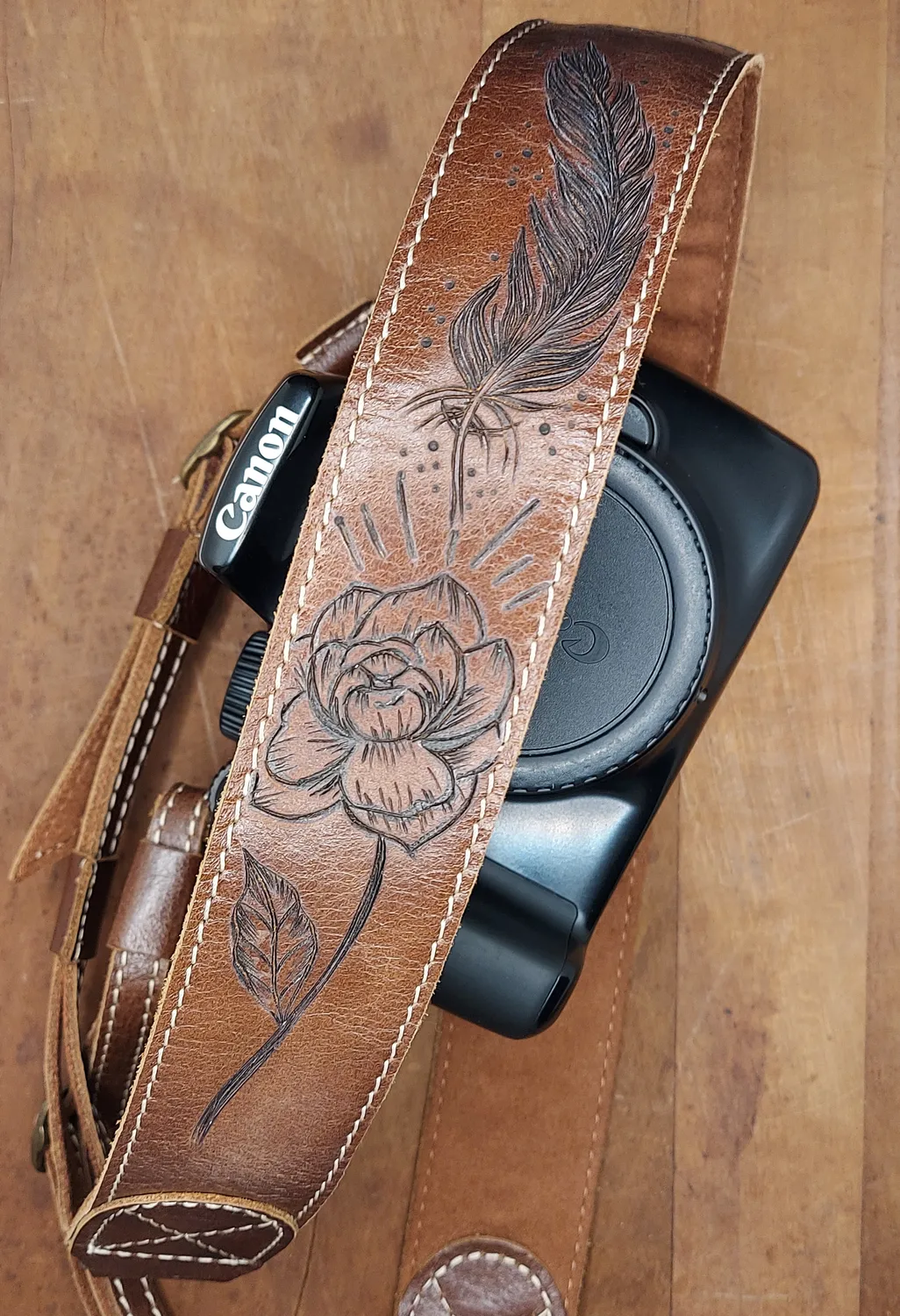 MegaGear Tracolla pelle reflex DSLR marrone regolabile