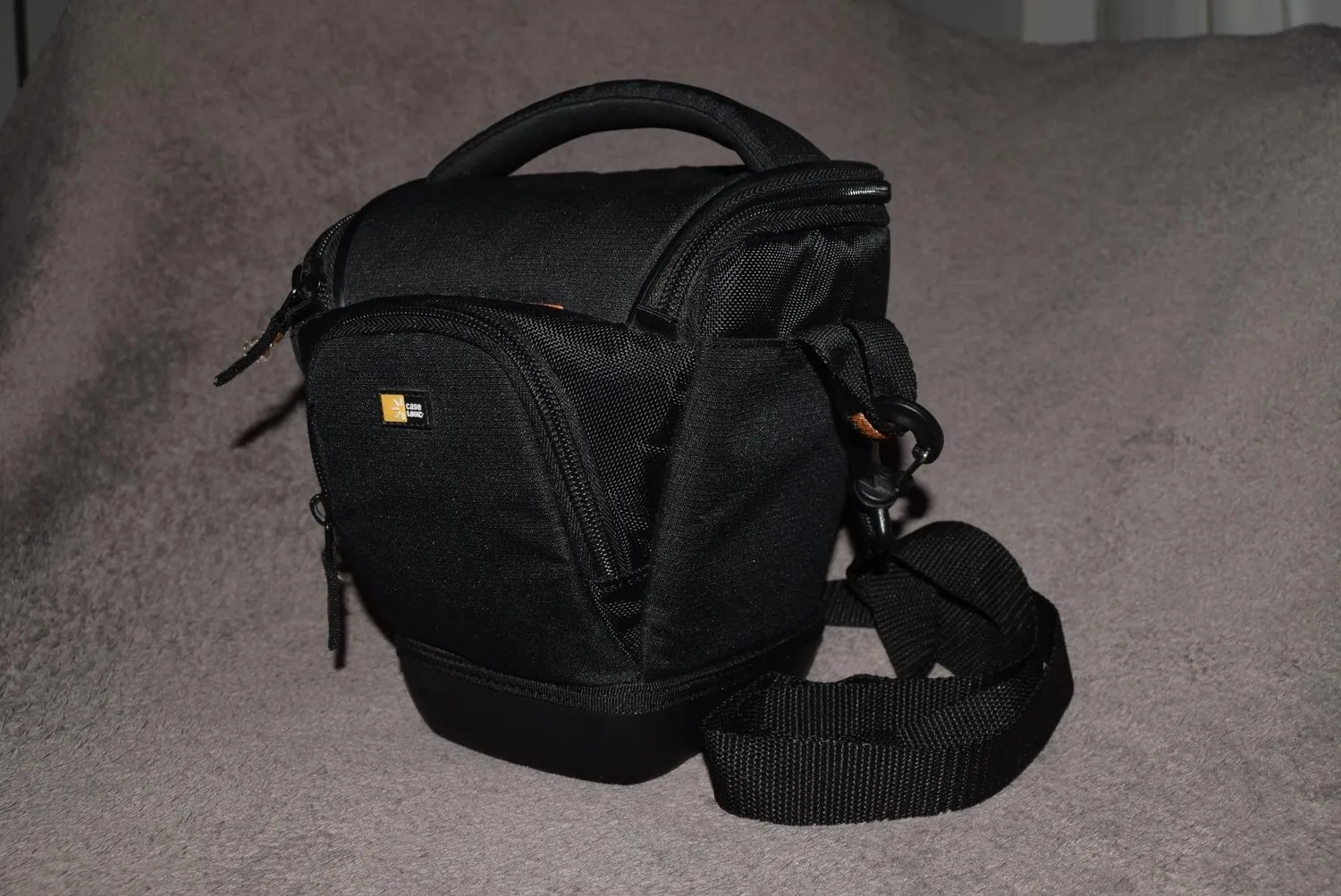 Case Logic SLRC-200 fondina reflex nera 15,2 cm impermeabile
