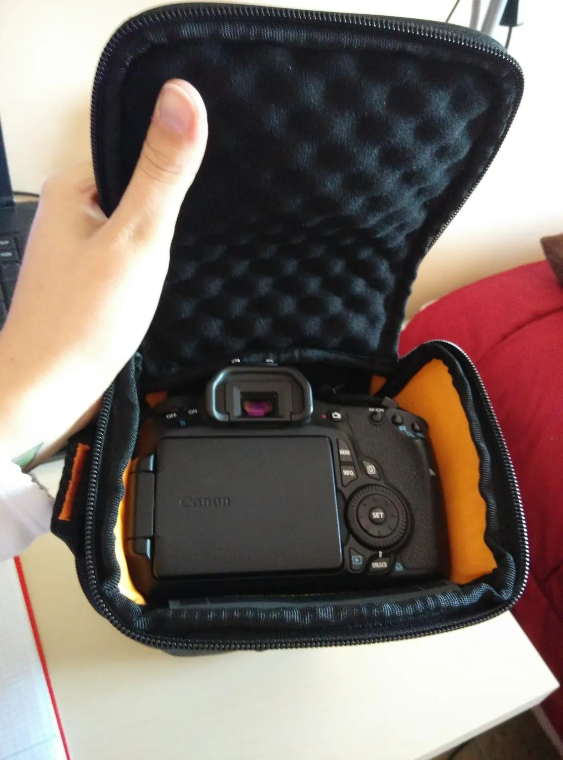Case Logic SLRC-201 fondina reflex nylon nero memory foam