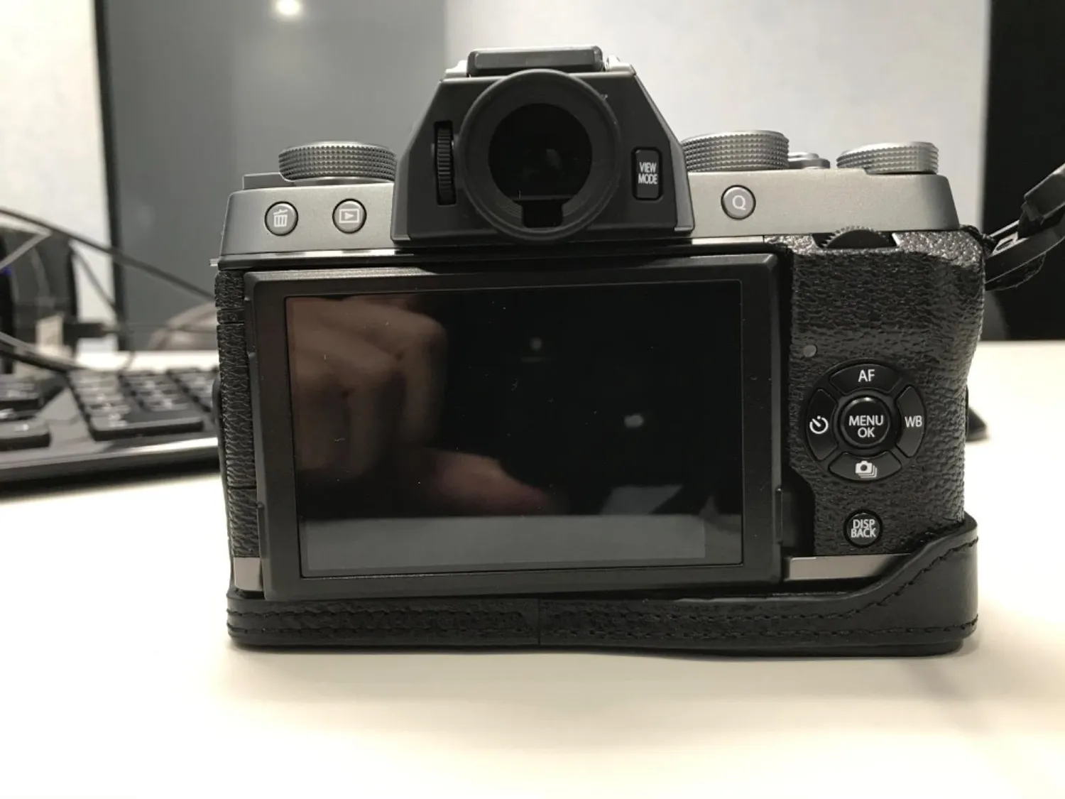 MegaGear Ever Ready custodia fotocamera X-T100 pelle marrone