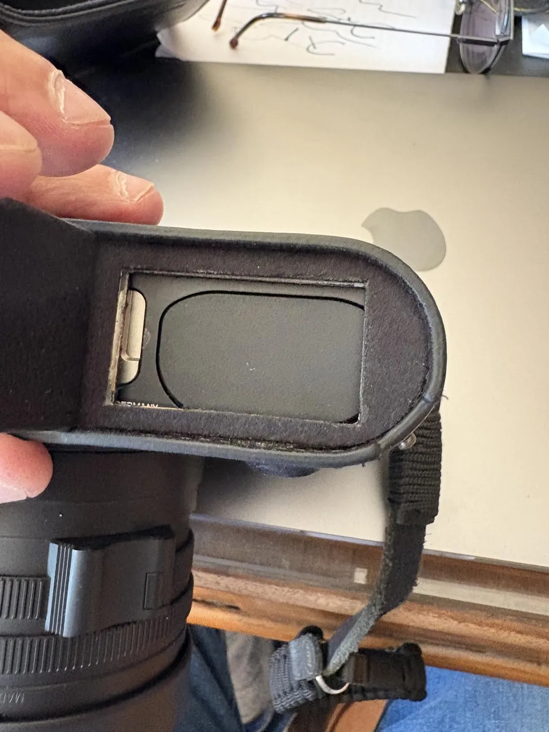 MegaGear Ever Ready custodia Leica Q Q-P Typ 116 nera pelle