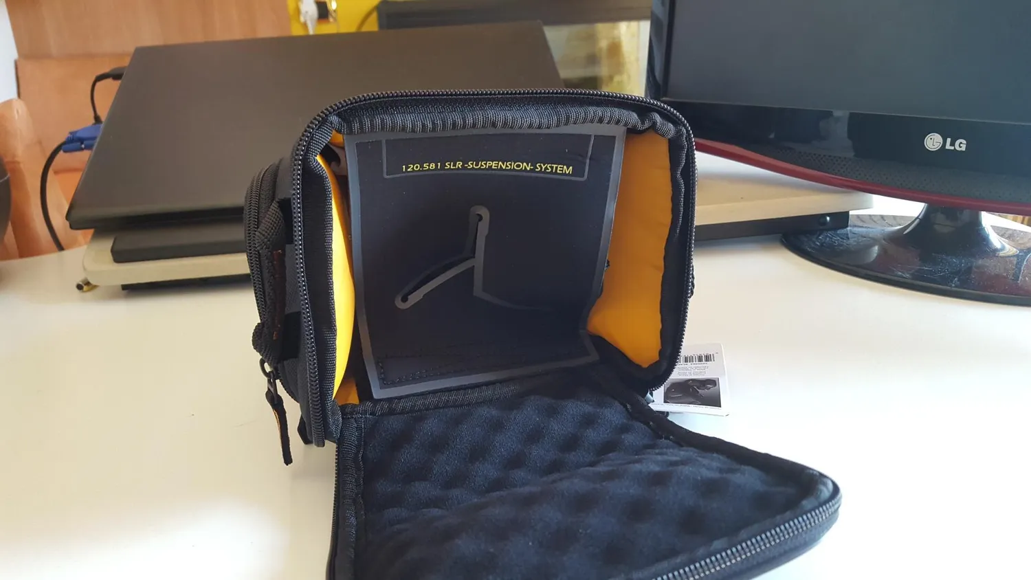 Case Logic SLRC-201 fondina reflex nylon nero memory foam