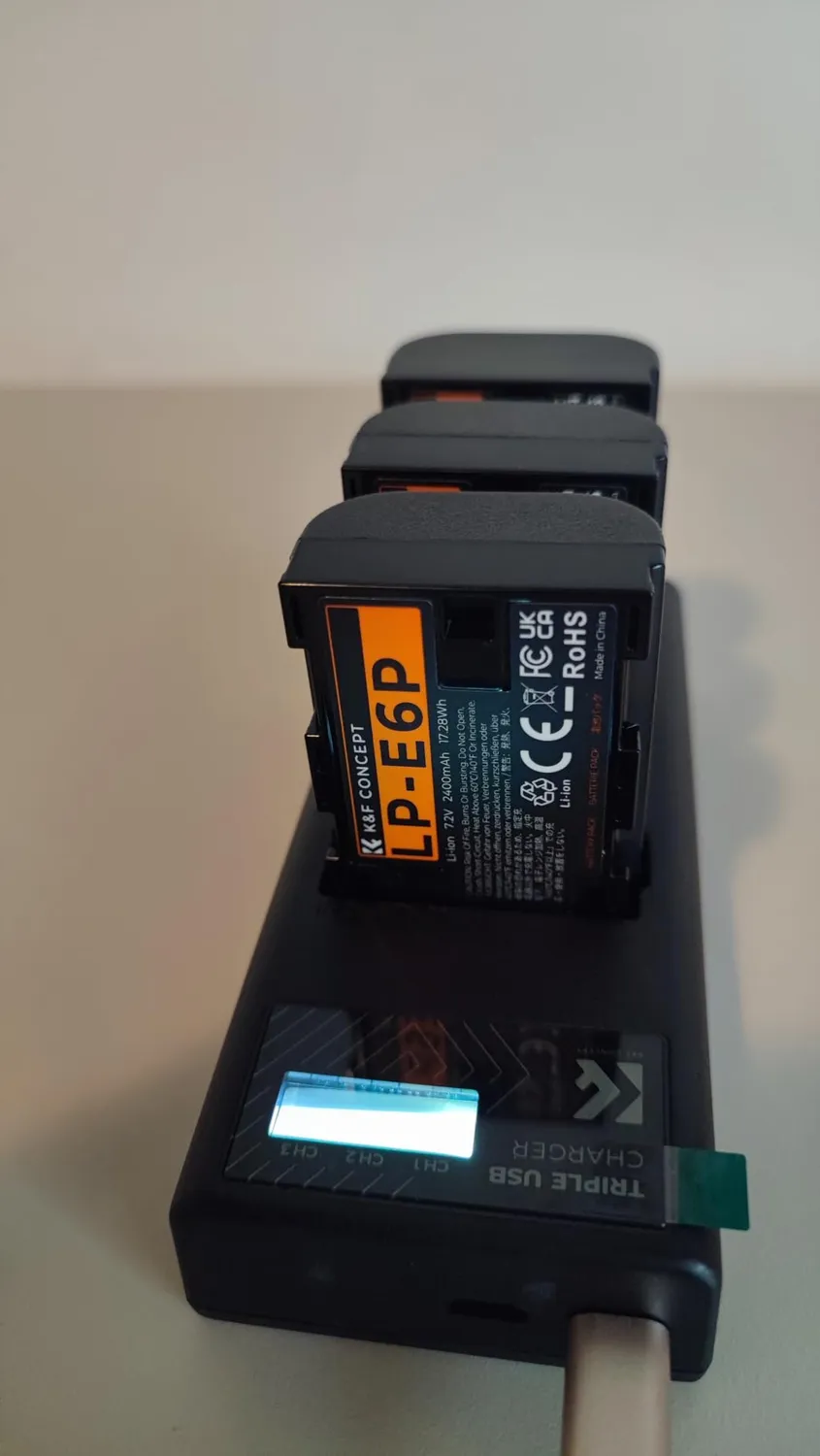 K&F Concept kit 3 batterie LP-E6P 2400mAh + caricabatterie Canon