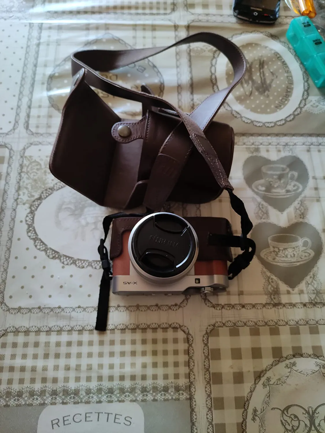 MegaGear Ever Ready Custodia Fujifilm X-A5 Marrone Chiaro