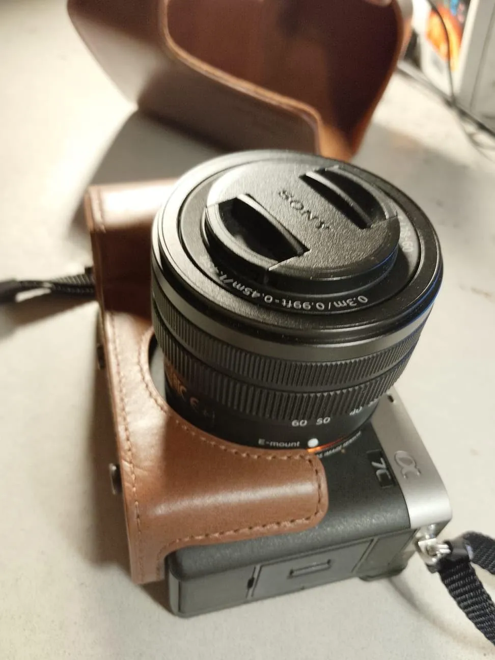 MegaGear MG1952 Sony A7C custodia pelle nera