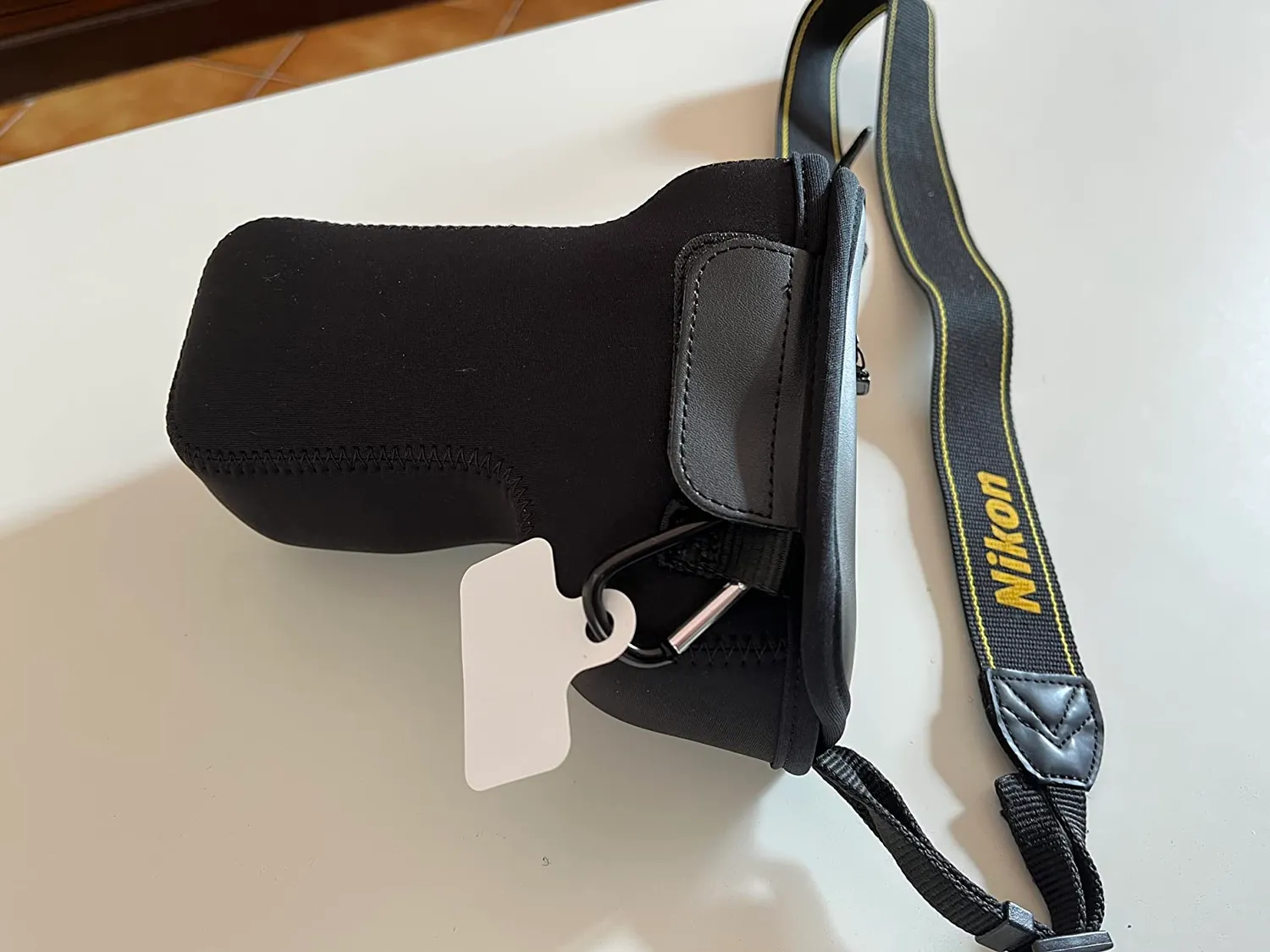 MegaGear custodia neoprene Nikon D3500 18-105mm