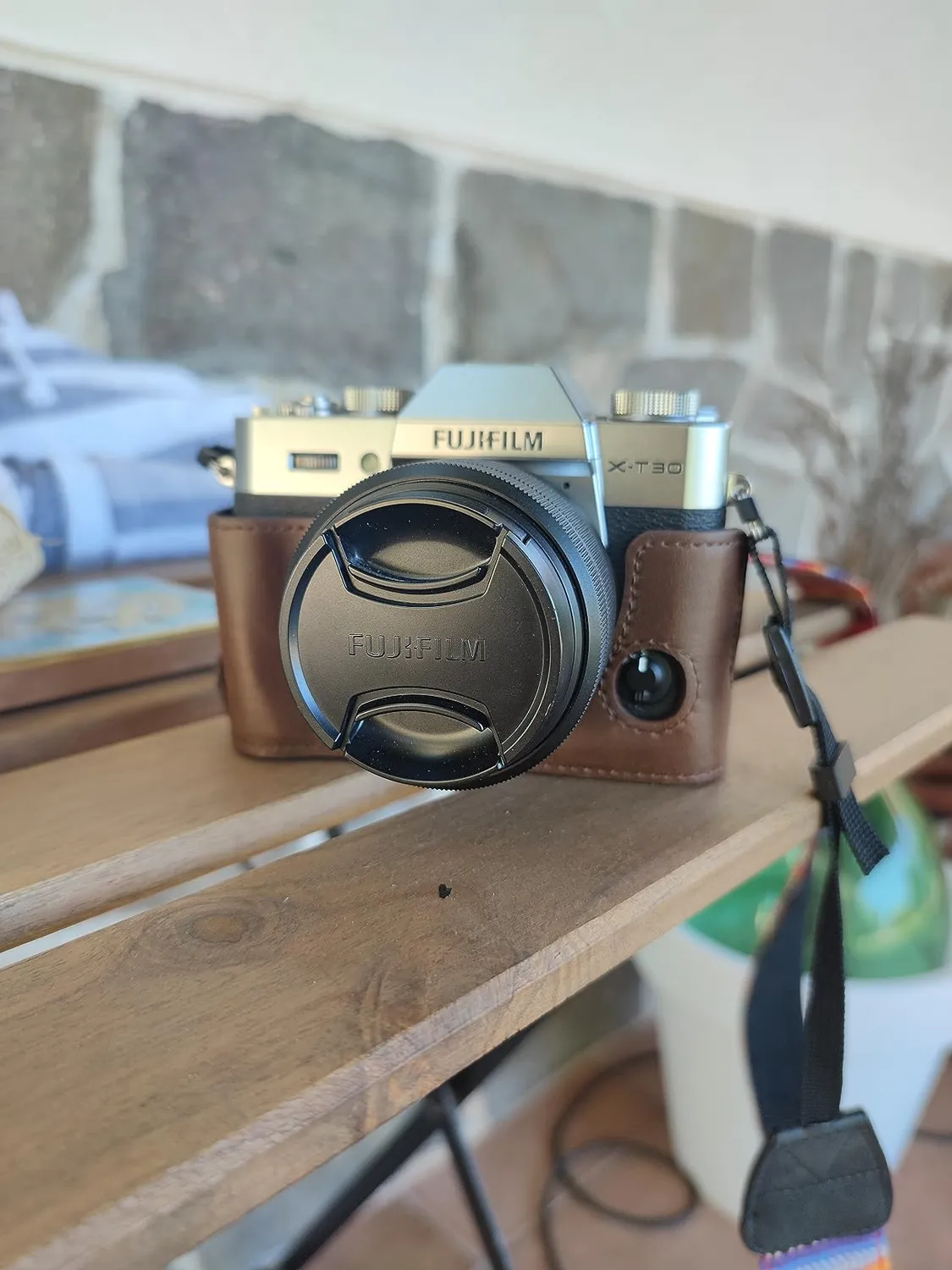 MegaGear MG958 Mezza Custodia Pelle Fujifilm X-T30 marrone scuro
