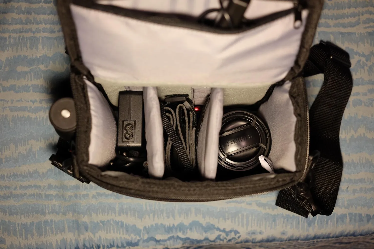 Case Logic TBC-409 Borsa Tracolla Reflex Nero nylon