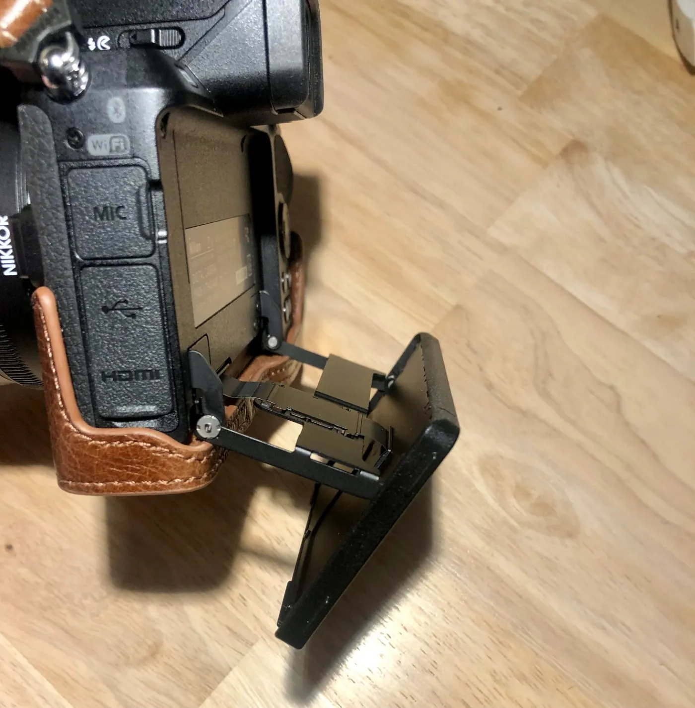 MegaGear Ever Ready custodia vera pelle per Nikon Z50 50-250mm