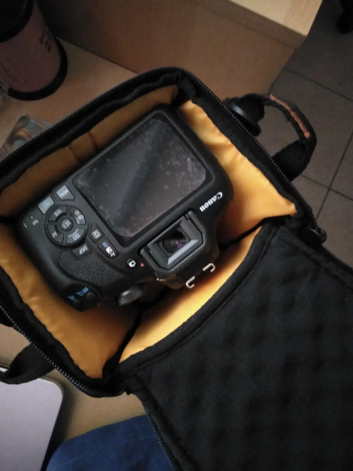 Case Logic SLRC-200 fondina reflex nera 15,2 cm impermeabile