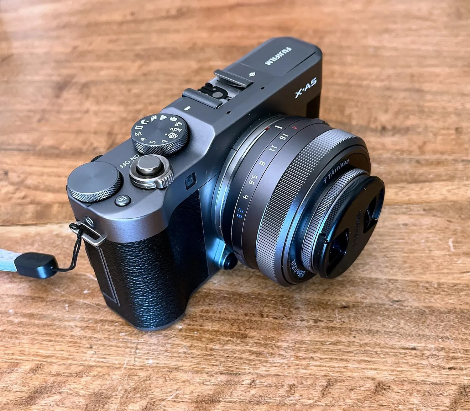 MegaGear MG1005 Custodia Neoprene Fujifilm X-A Grigia