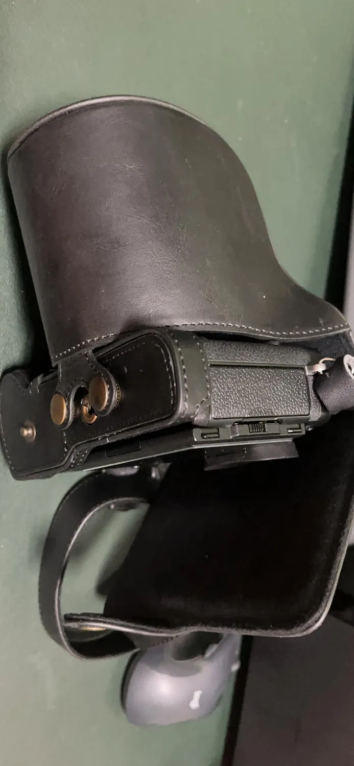 MegaGear MG857 Custodia Fotocamera Nikon D3400 Marrone Scuro