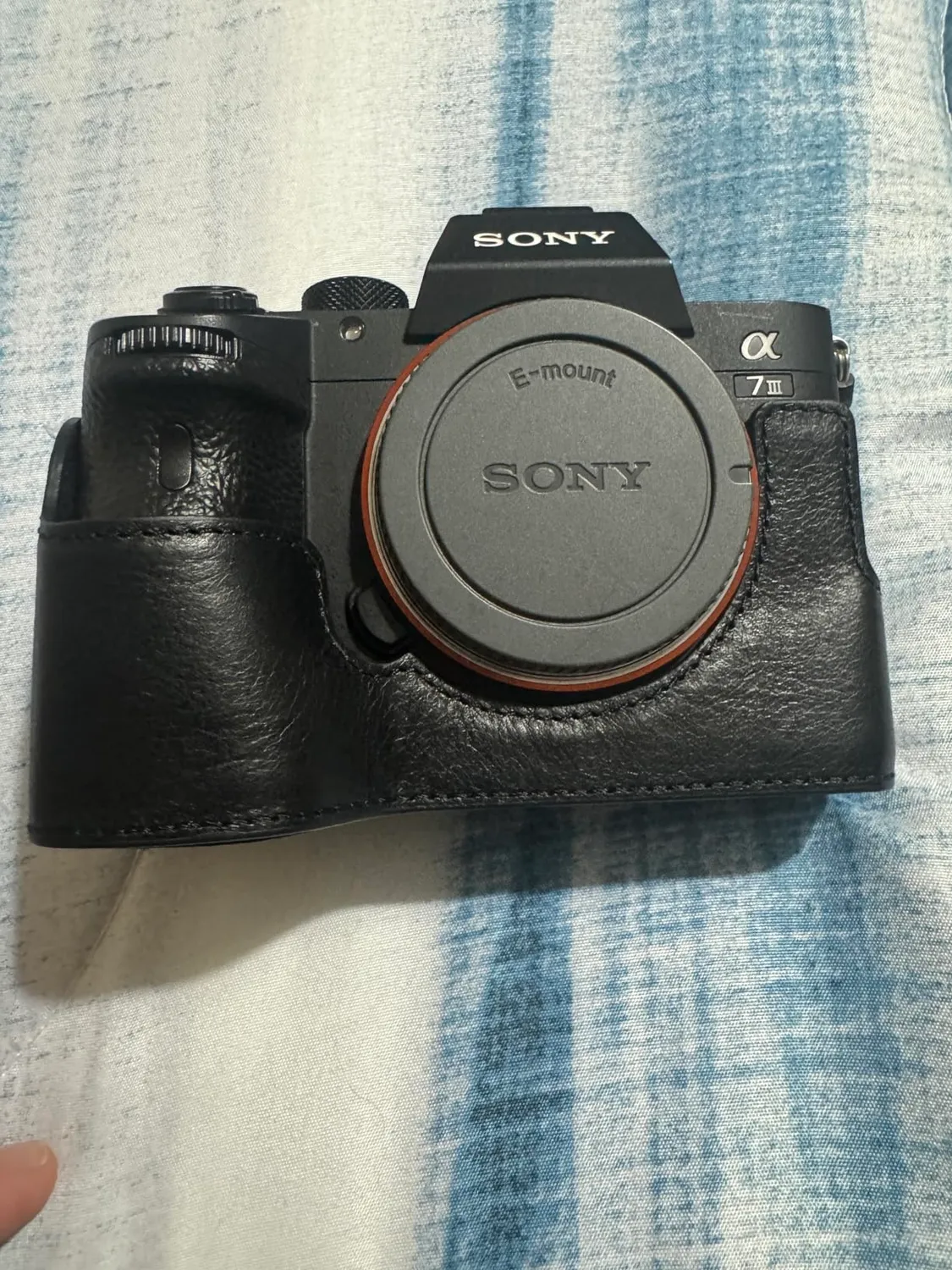 MegaGear 1243 Mezza Custodia Vera Pelle Nera Sony A7 III A9 A7R III