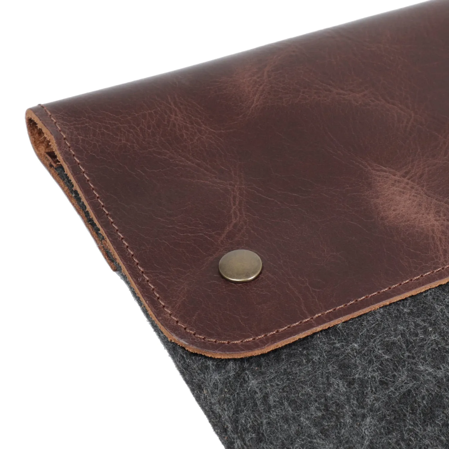 MegaGear Custodia Pelle MacBook 15-16 Marrone
