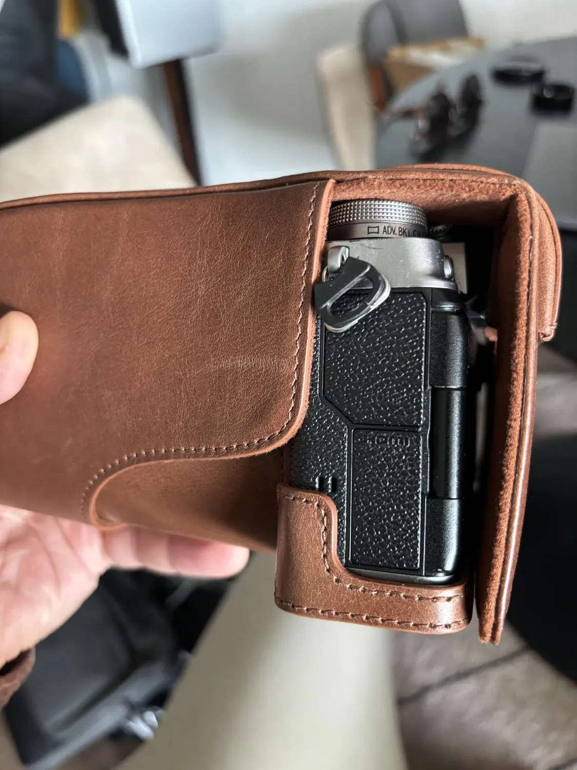 MegaGear Ever Ready MG1922 Custodia Pelle X-T4 Marrone