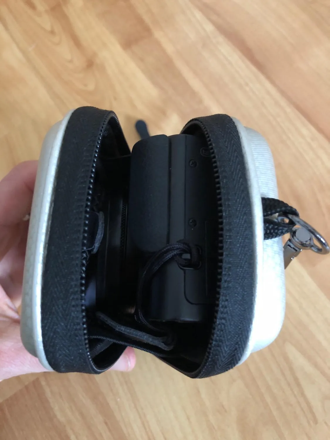 MegaGear MG195 astuccio Sony RX100 I II III IV V VI grigio