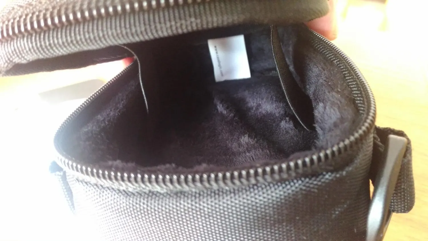 Case Logic QPB-202 custodia compatta nera per flash