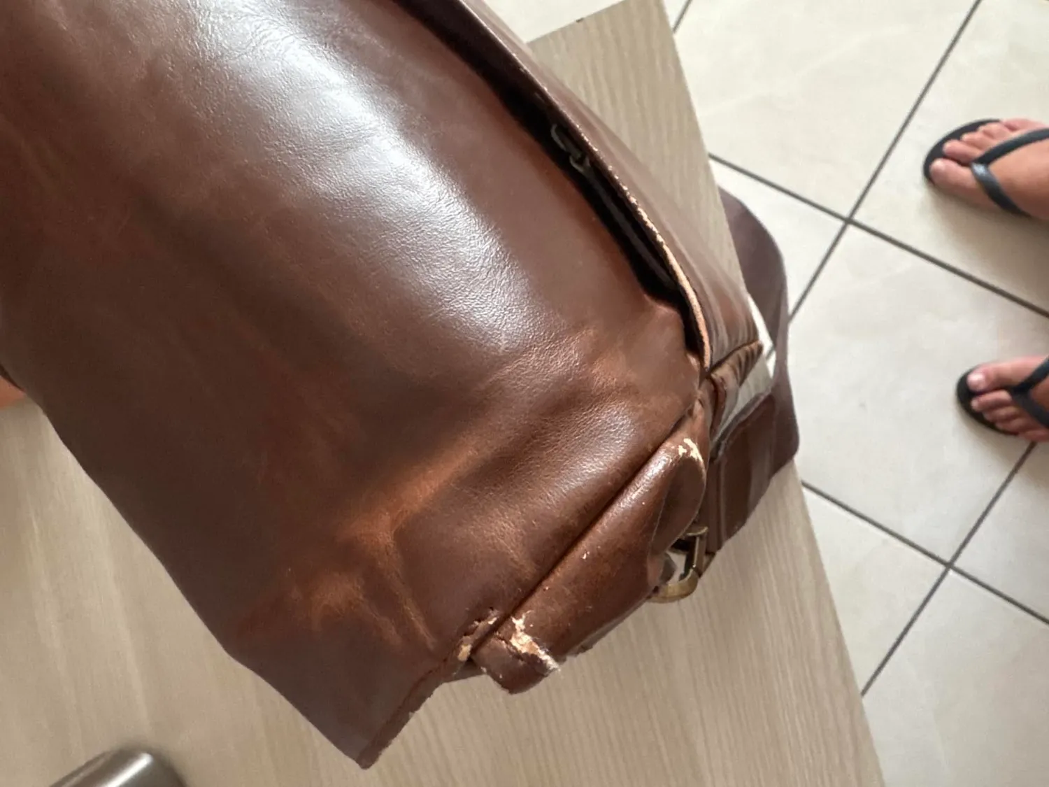 MegaGear MG1524 borsa tracolla pelle marrone chiaro mirrorless
