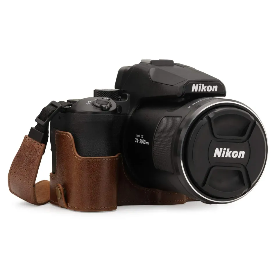 MegaGear Coolpix P950 half case fotocamera in pelle