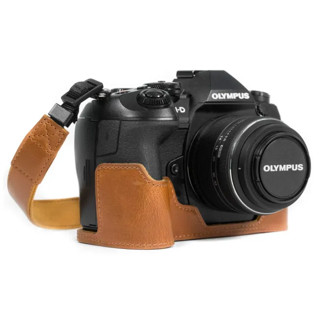 MegaGear Ever Ready Mezza Custodia Pelle Olympus OM-D E-M1 Nero