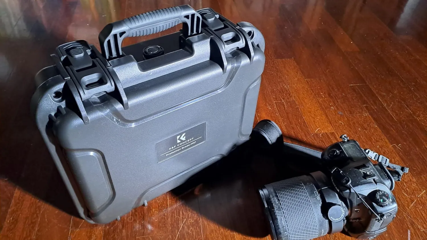Concept valigia fotografica rigida IP67 34,5cm nera schiuma