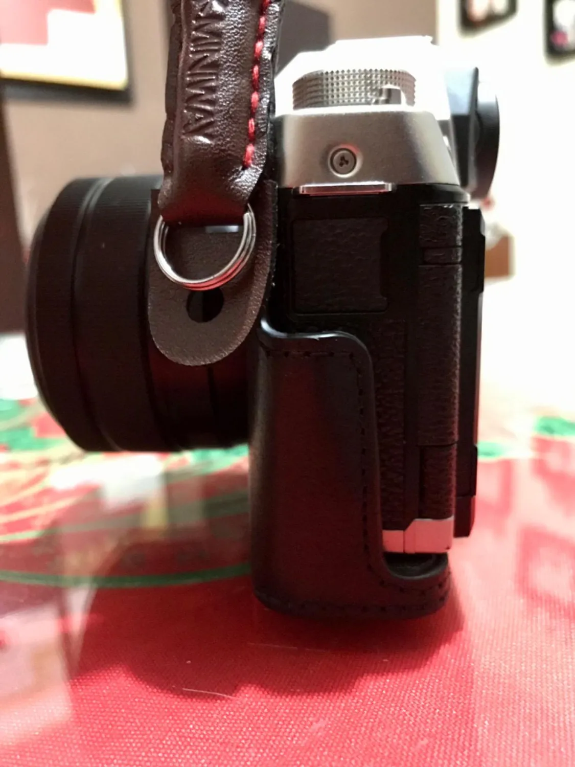 MegaGear Cinghia Polso Fotocamera Ecopelle Verde