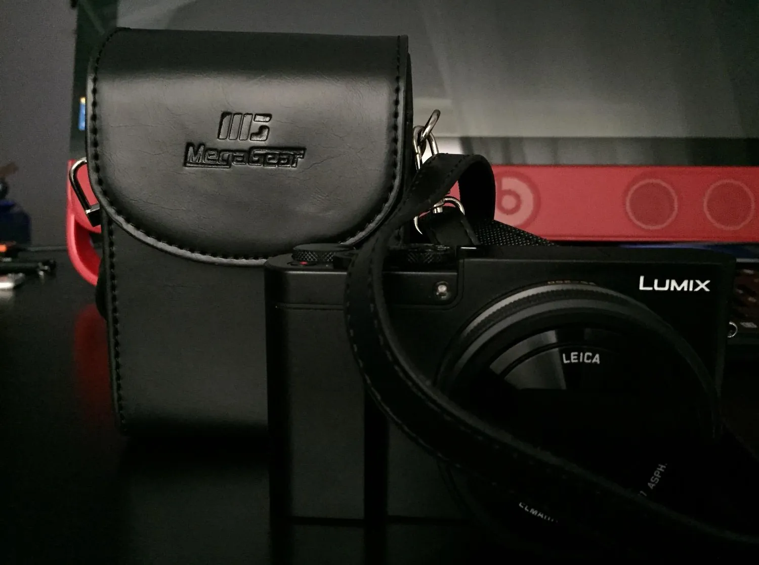 MegaGear MG1254 Custodia Fotocamera Rosa ecopelle