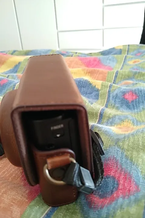 MegaGear MG283 custodia ecopelle nera RX100 III VI
