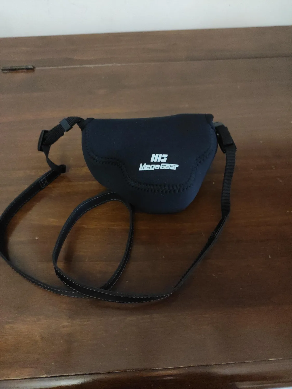 MegaGear MG835 custodia neoprene Panasonic LX100 II nero
