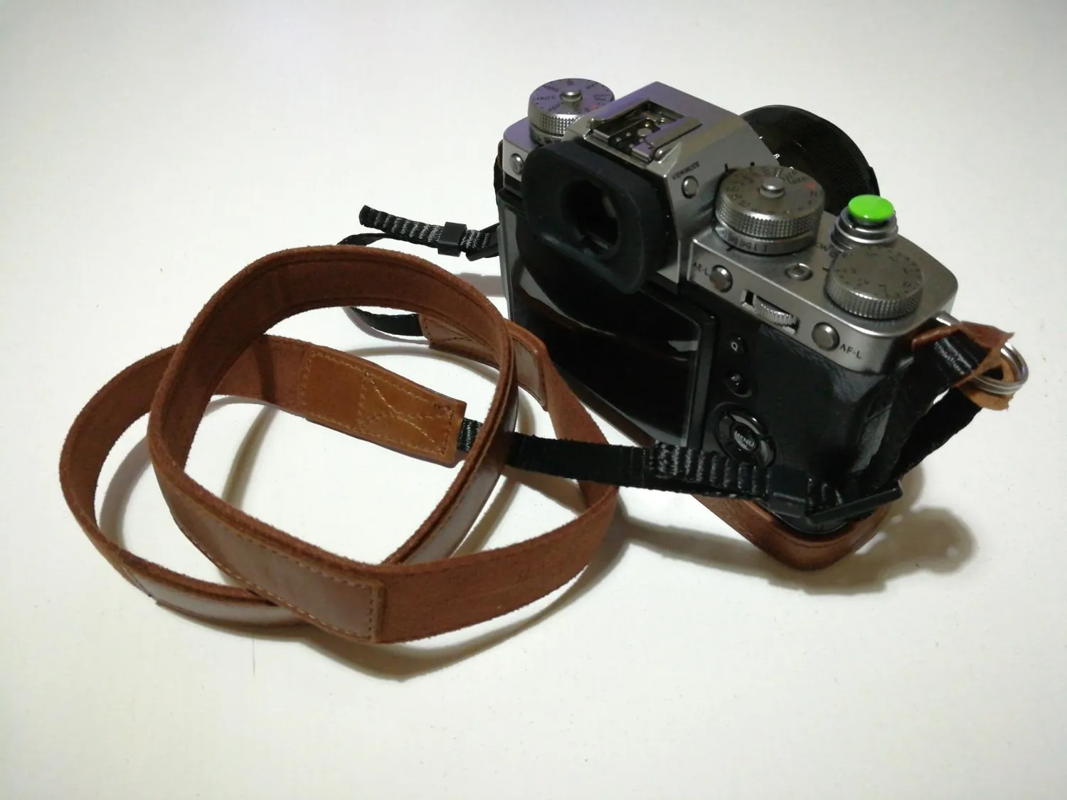 MegaGear Fujifilm X-T3 custodia vera pelle Ever Ready trasparente