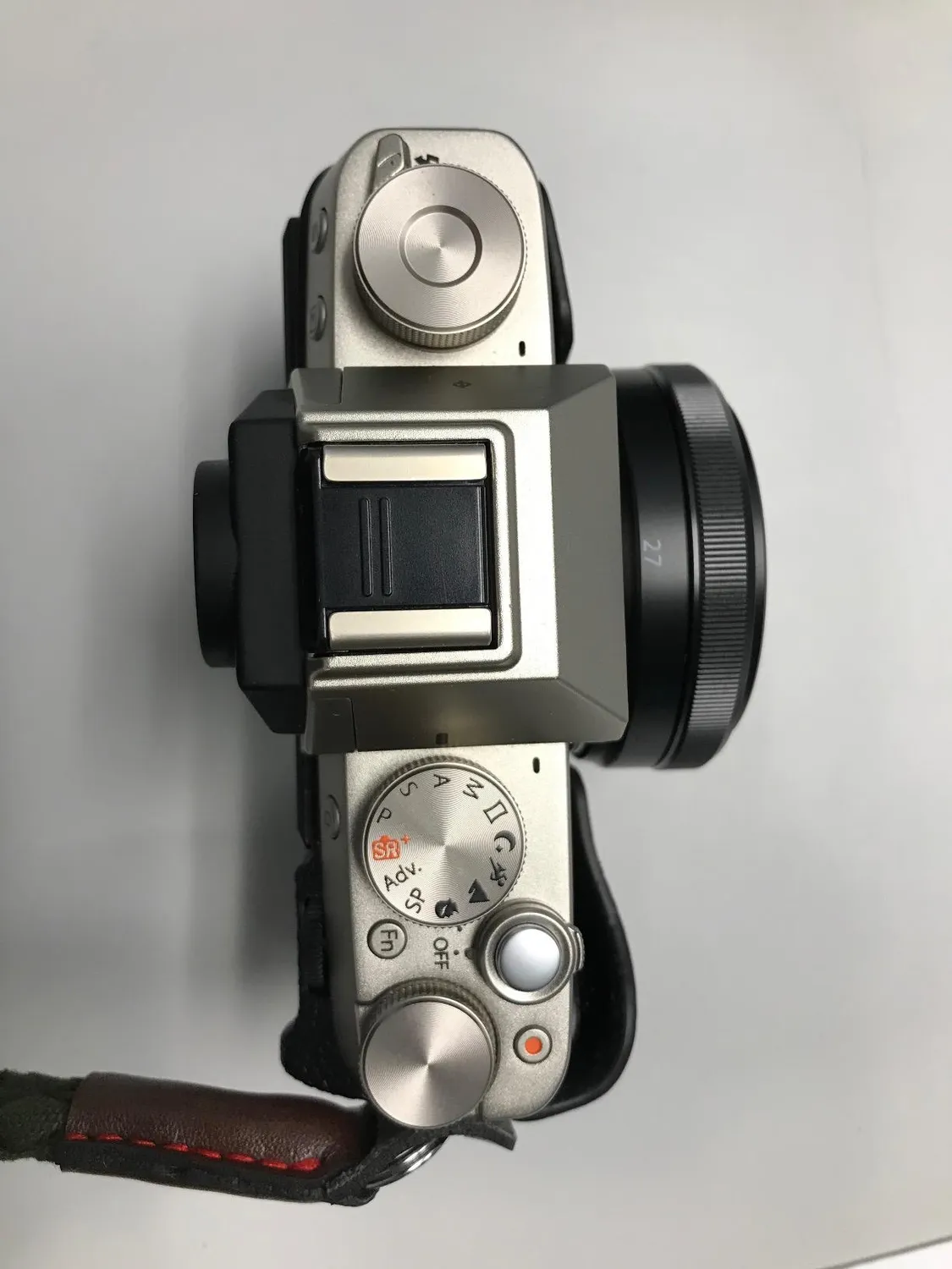 MegaGear Ever Ready custodia fotocamera X-T100 pelle marrone