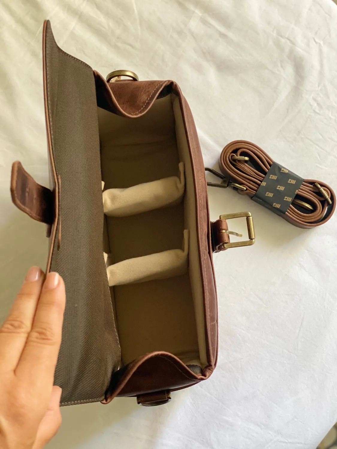 MegaGear Torres Borsa Messenger Pelle Fotocamera Mirrorless Marrone