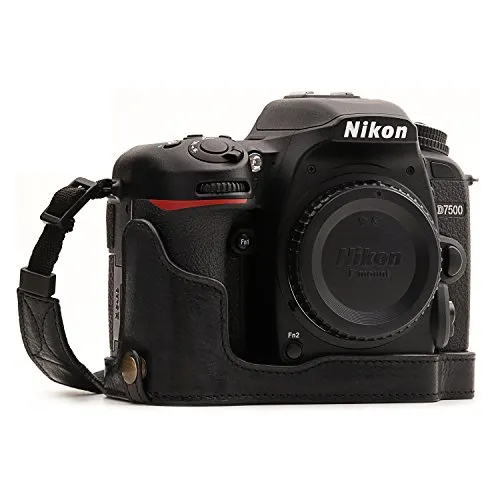 MegaGear Custodia in vera pelle Nikon D7500 mezza con batteria