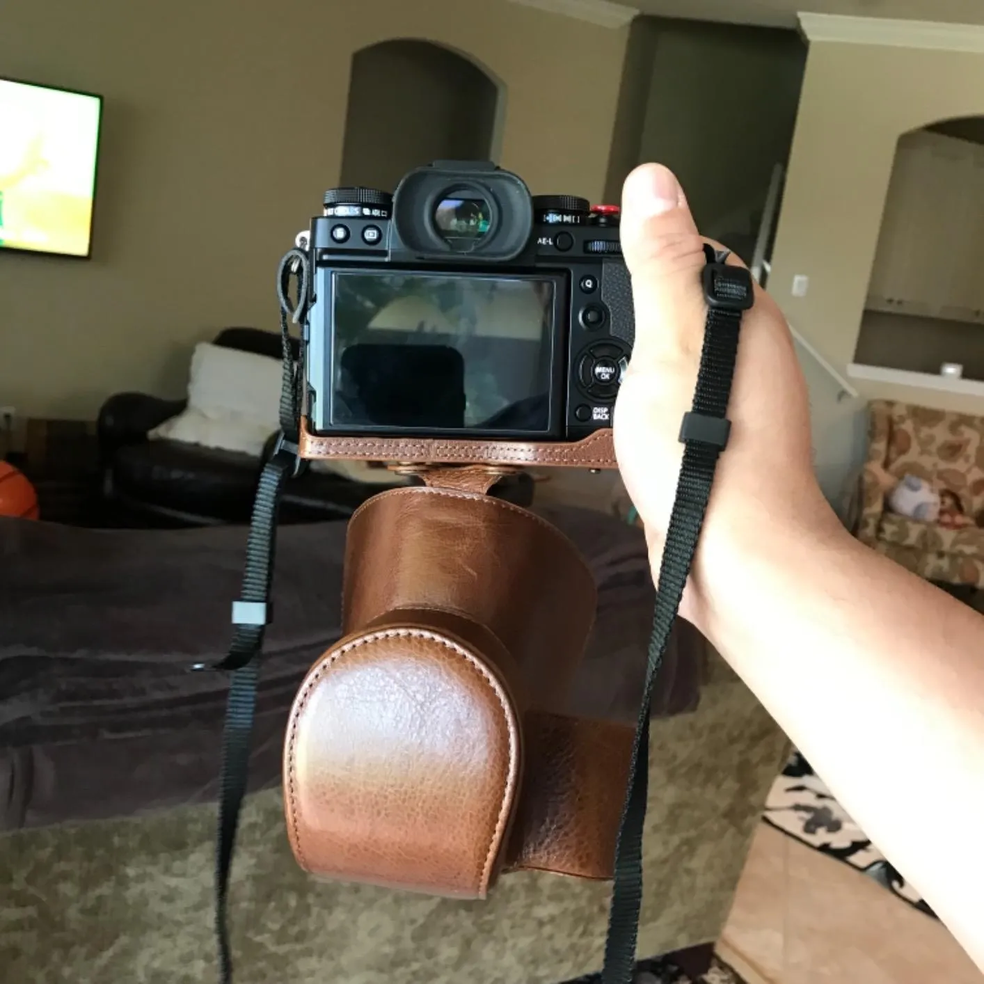 MegaGear MG1550 Custodia Pelle Fujifilm X-T3 Nera Antiurto