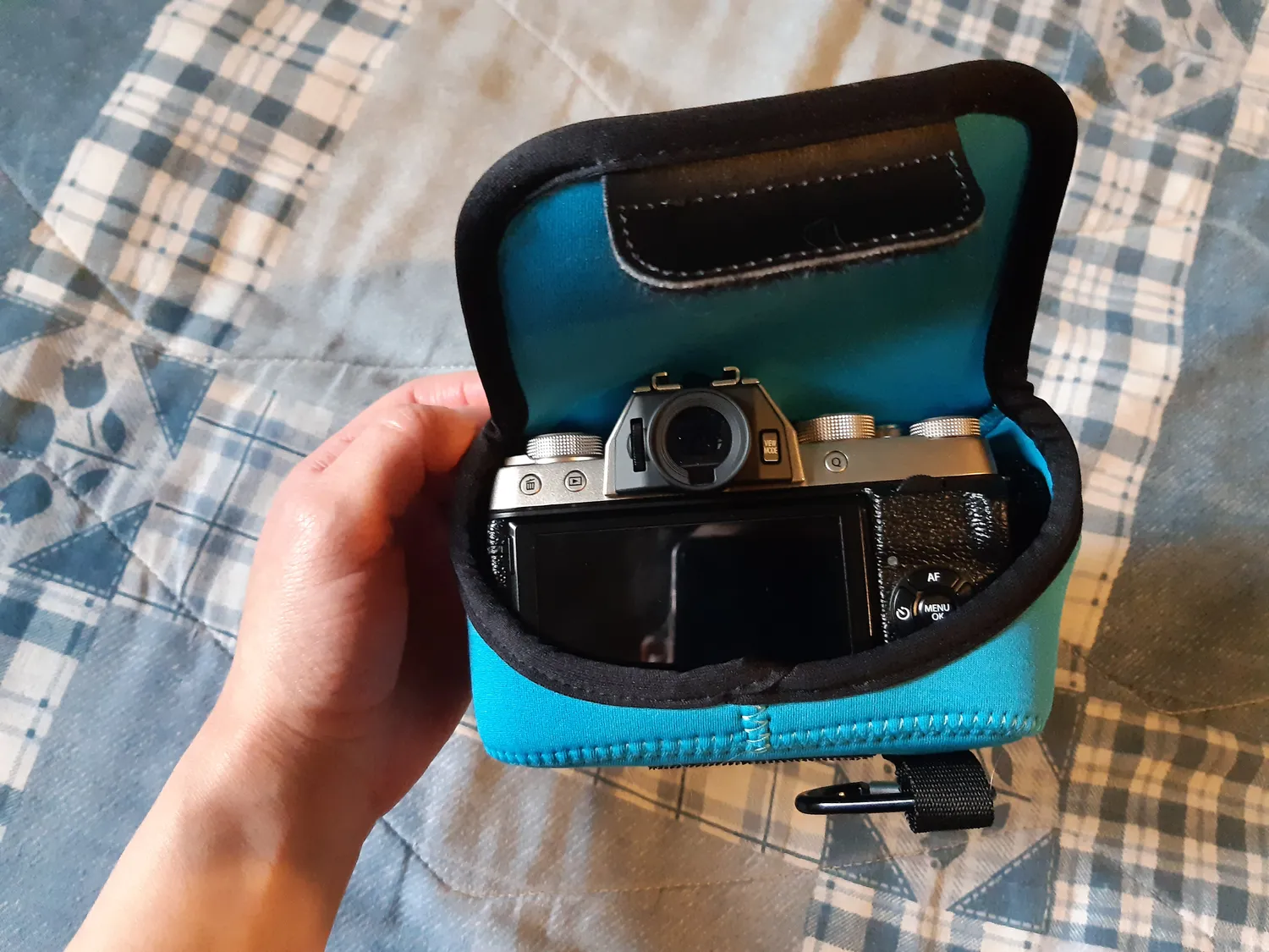 MegaGear custodia obiettivo neoprene Fujifilm X-T30 leggera