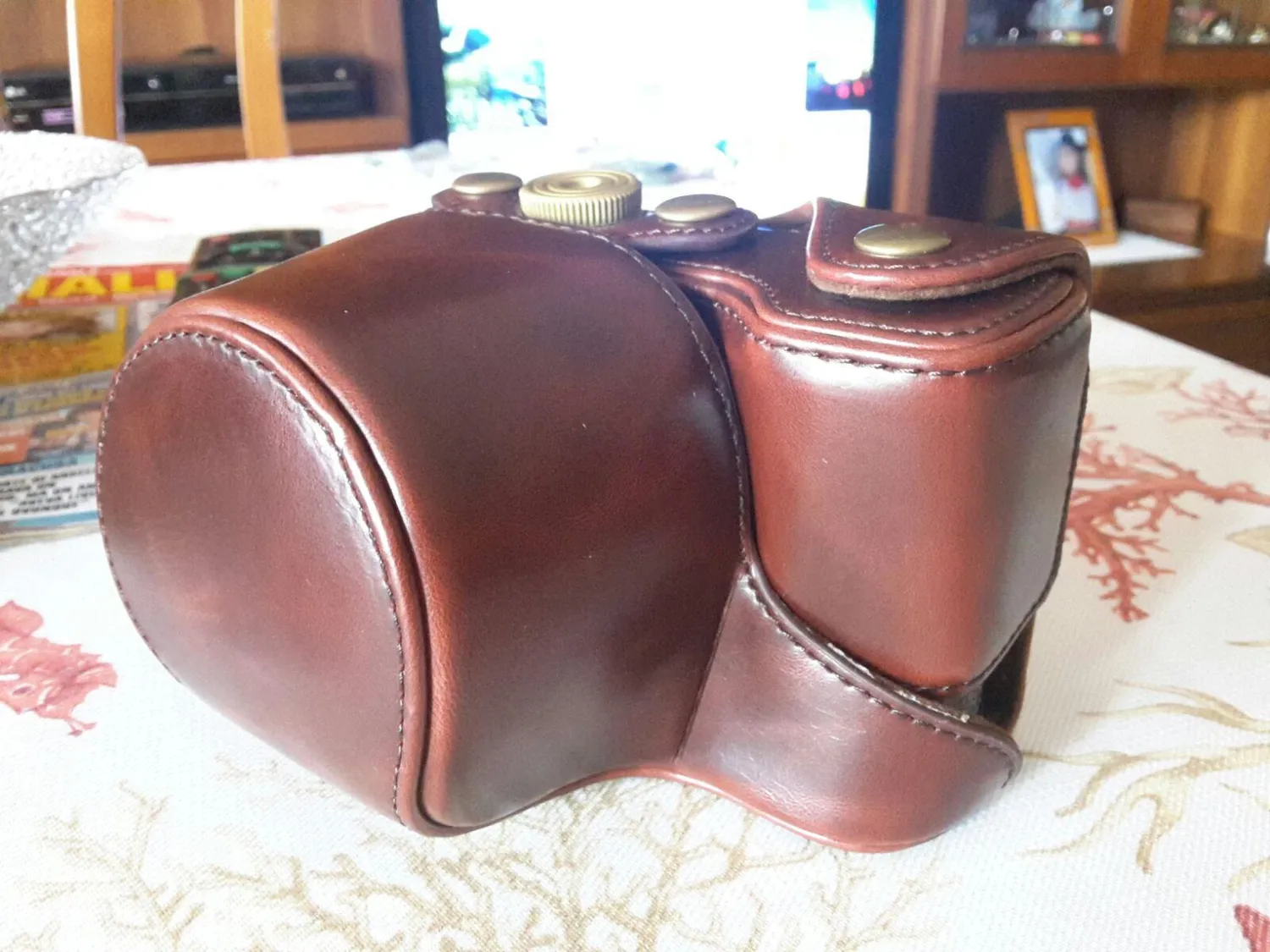MegaGear NEX-3N custodia pelle 16-50mm marrone scuro