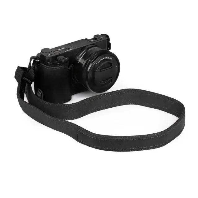 MegaGear Ever Ready mezza custodia Sony ZV-E10 nero vera pelle