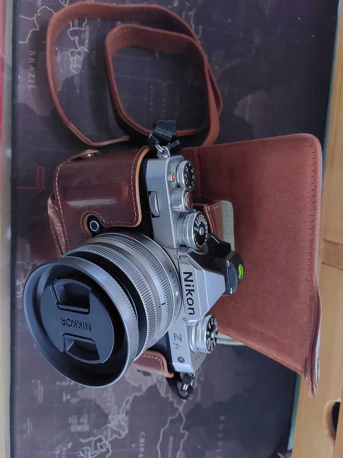MegaGear Ever Ready Custodia Pelle Nikon Z fc Marrone 16-50mm