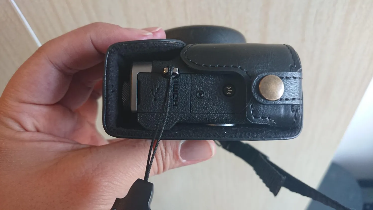 MegaGear Canon G7X Mark III custodia fotocamera nera