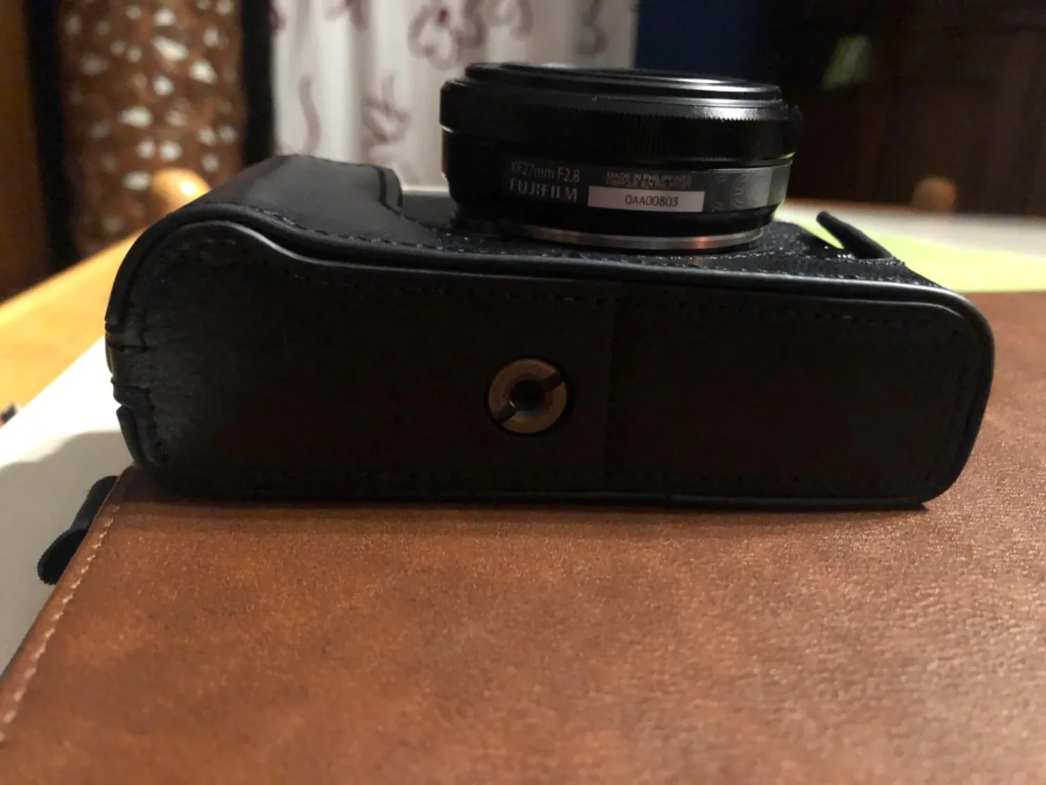 MegaGear MG1342 Custodia Mezza Pelle Fujifilm X-E3 Nera