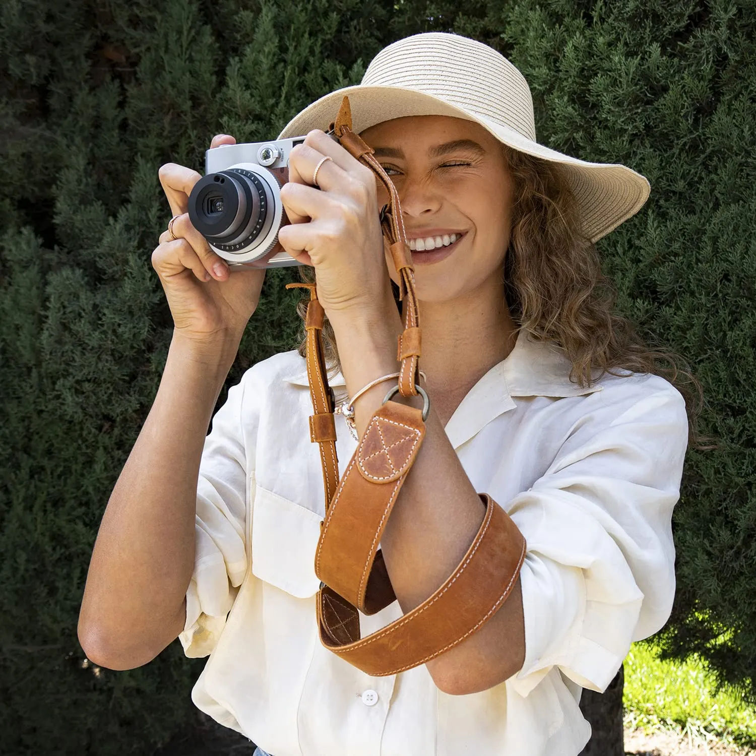 MegaGear Tracolla pelle reflex DSLR marrone regolabile