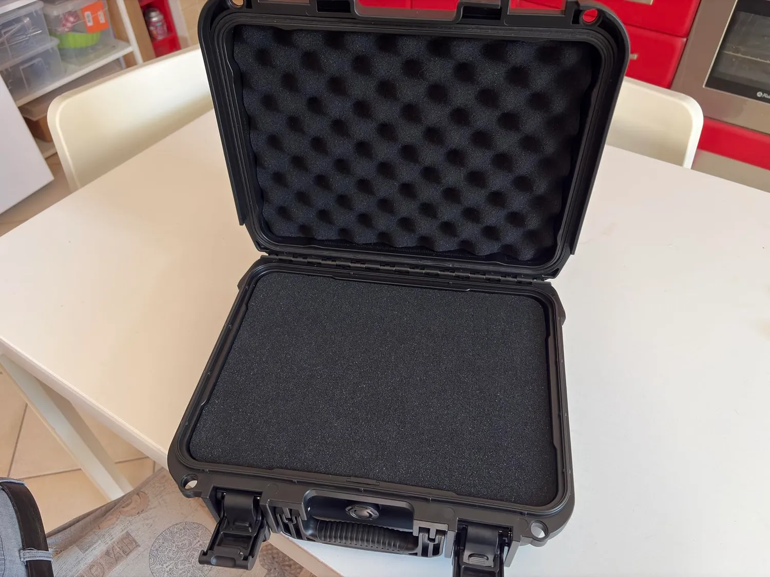 Concept valigia fotografica rigida IP67 34,5cm nera schiuma